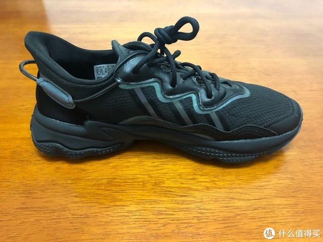 阿迪什么鞋子百搭（通勤出街穿什么）(8)