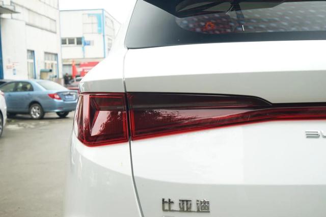 低调而实用的座驾比亚迪e2，不足10万起，续航401km，关键颜值高