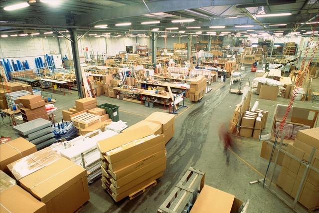 全球深陷原材料短缺和疯狂涨价漩涡，其根源是什么？