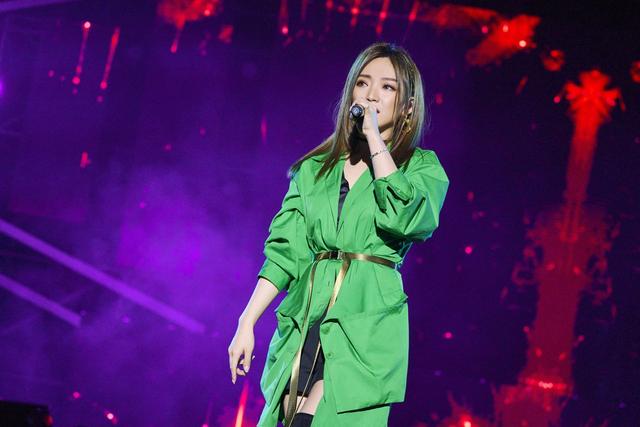 b跳舞视频(b姐跳舞视频)