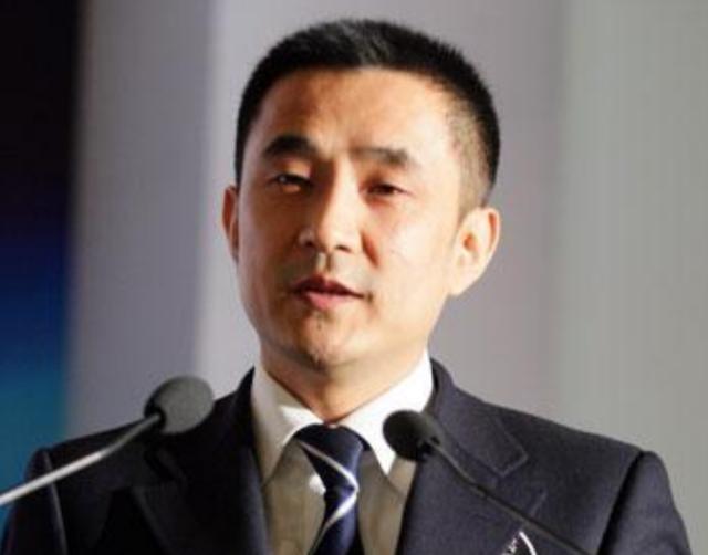 王永红：公司破产丝毫不慌，套61亿携女明星出逃，亲爹去世都不回