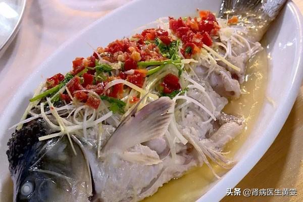 男子肾病吃鱼为啥会加重发生肾衰？肾病这几种食物不宜吃