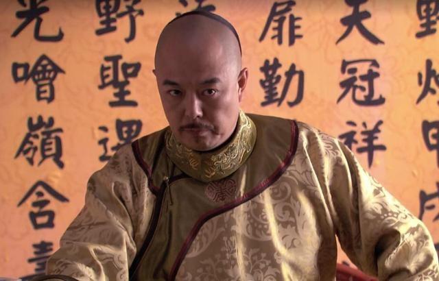 乾隆去世后，嘉庆将和珅赐死了，那么纪晓岚结局怎么样？