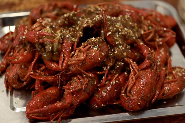 蚌埠小龙虾探店蚌埠这家开在张公山的龙虾更