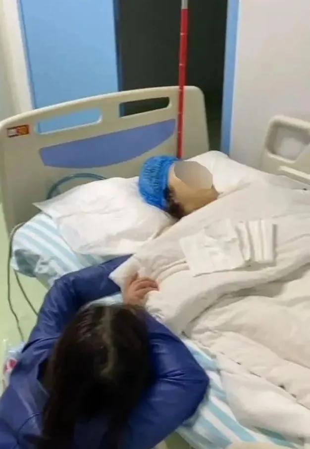 网红直播喝农药自杀，被怂恿身亡，闺蜜曝光生前被折磨遭遇