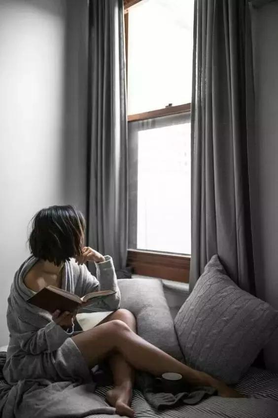 晚安句子190108：愿你不只会安慰别人，愿你多懂心疼自己