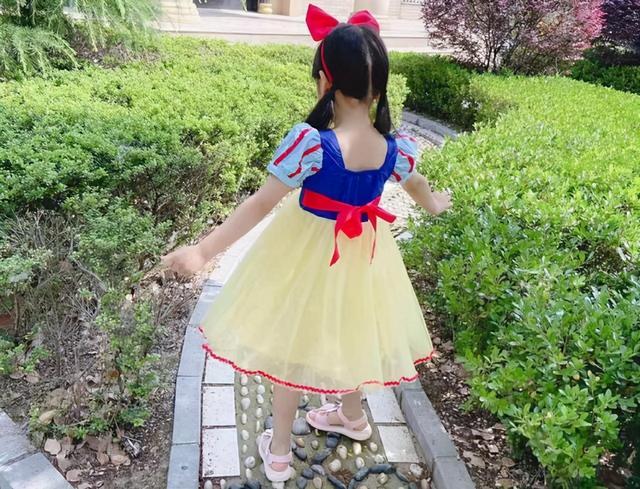 “生女家庭”不再吃香？养女儿需要面对的这些问题，父母也很心累