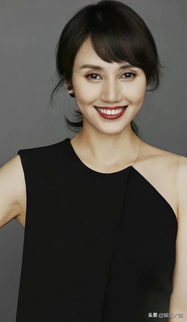 在《小鱼儿与花无缺》里,纵有白月光小仙女,可她也堪称朱砂痣,一双眼