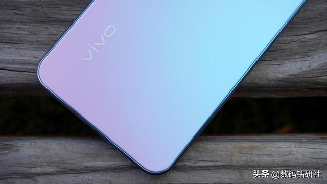 盘点四款中端机型：vivo、荣耀、红米、OPPO在同一平台实现差异化