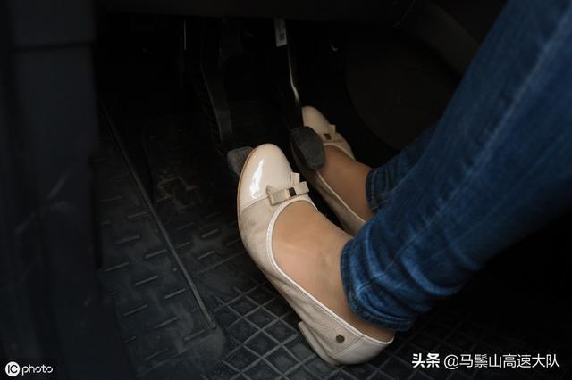 半离合是什么意思啊(半离合状态什么意思)