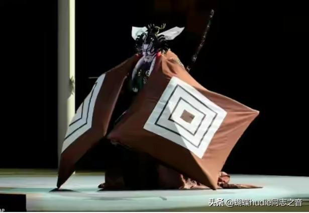 东京奥运会开幕式中的那个怪物 原来又帅又阳刚 太阳信息网