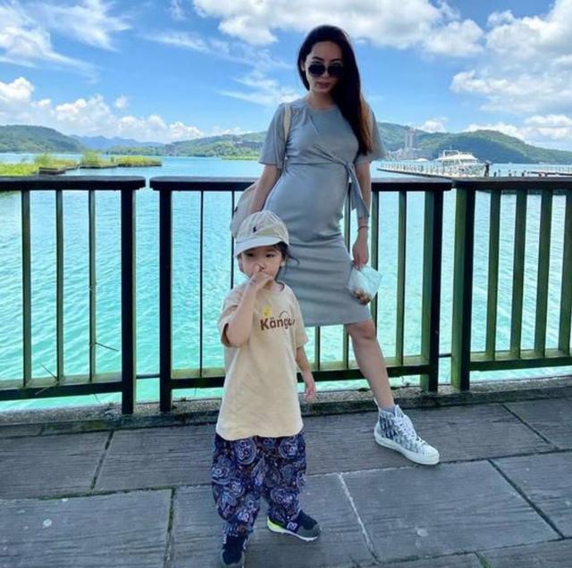 黄贯中的老婆是谁:嫂子大起底！张淇欧阳靖低调已婚？赵文卓黄贯中将宠妻进行到底