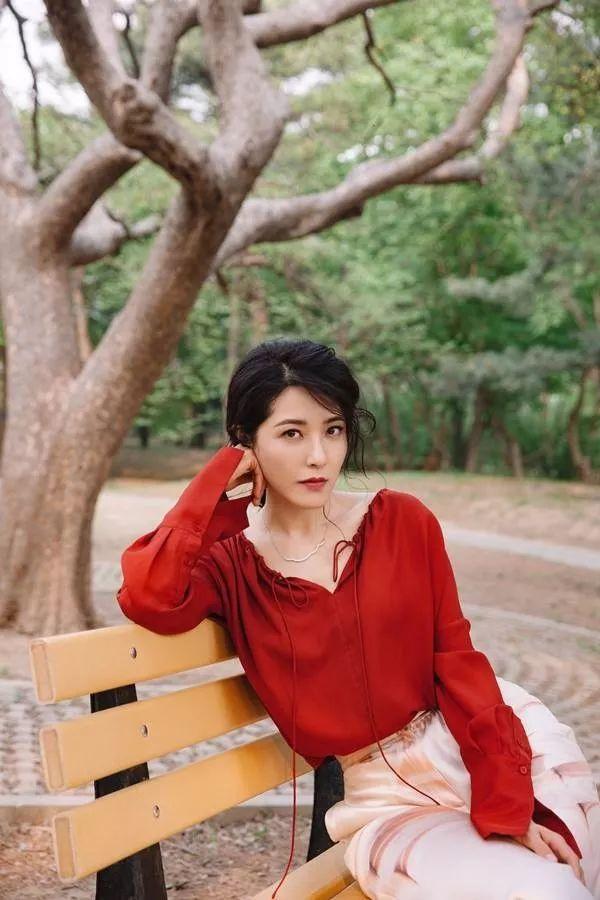 「记者曝光」曾黎为什么不红(曾黎那么漂亮为什么不红)