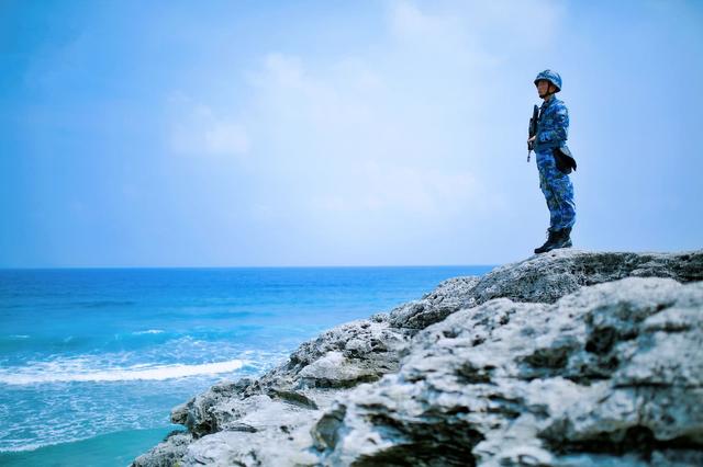 中美南海争雄 一方疯狂围堵 一方巧妙破局 今日热点