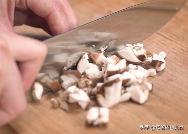 孩子爱吃的腐竹鲜肉卷，外焦里嫩，荤素搭配，吃了一次还想吃