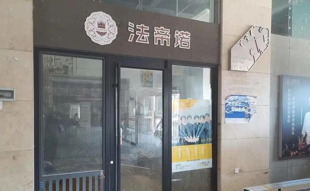 江苏一门店广告牌内惊现女尸，现场照片曝光，死者的朋友透露细节