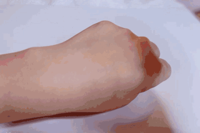 身体乳是挤在手上吗