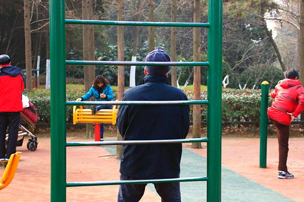 烟酒不沾，寿命更短？一辈子不抽烟、不喝酒的人，能活得更久吗？