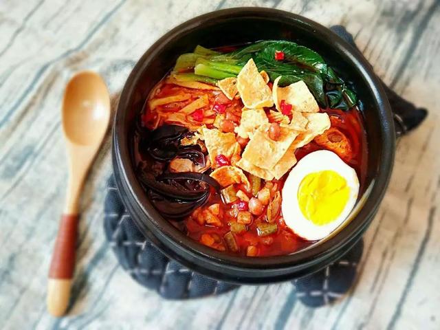 给胎儿发育拖后腿的三种食物，怀孕期间要少吃，能控制最好都别吃