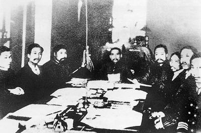 1953年，44岁妇女傅玉芳临死前向环卫工丈夫坦白：我曾是大清皇妃