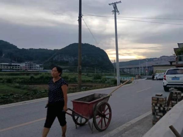 拖鞋破碎机生产线_矿山破碎圆锥厂
