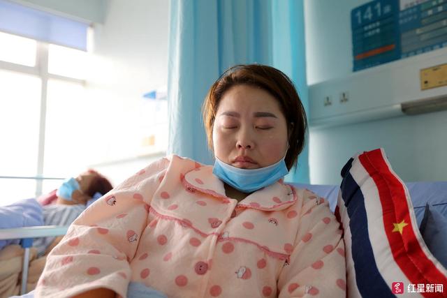 抖音上淋雨女生的微博(抖音浓眉女侠amy微博)-扬升资讯网