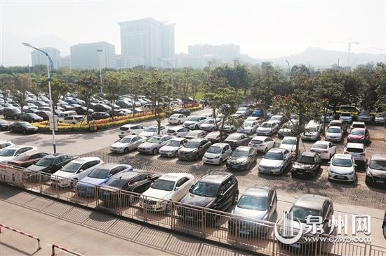 泉州动车站哪里能临时停车（泉州动车站停车场收费调整一个多月）(1)