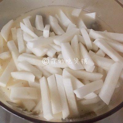 鲫鱼萝卜汤白的最正宗做法（这么美味的鲫鱼萝卜汤都没吃过）(13)