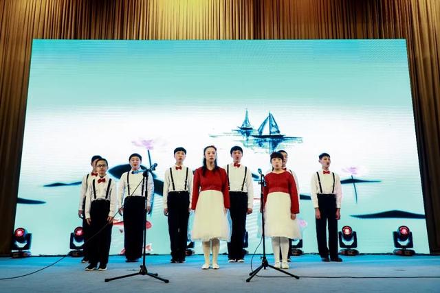 南京德基20楼小神童(南京德基小神童沈爱栩的师傅是)-天晟网