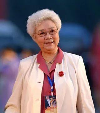 田华简介:出身贫苦的田华，是如何走上从影之路的？