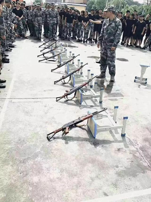 军事化管理的初中(军事化管理的初中学校)(图35)