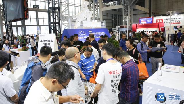 中国东莞机械展街