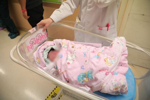 四川省首例“第三代试管婴儿”在四川大学华西第二医院顺利诞生