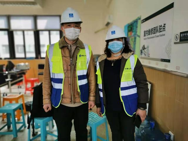 破碎机旁边按个啄木鸟