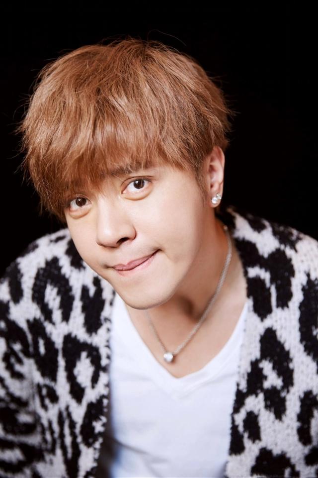 在2007年5月,罗志祥去泰国拜见了港台演艺大小腕儿笃信不疑的泰国师祖