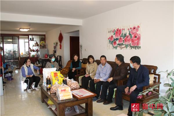 房镇镇深入实施“八小工程”打通服务群众“最后一米”