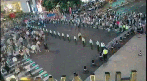 国庆中秋假期已过半:“国庆中秋假期过半”冲上热搜！登上返程路的你，还好吗