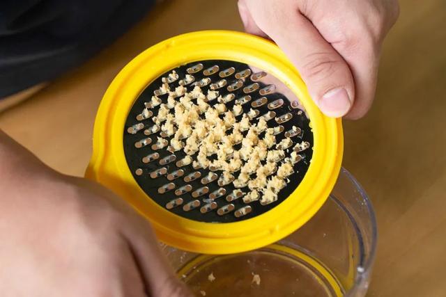 螺旋洗砂机出料洗不干净带水