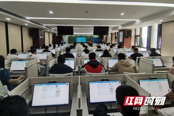 五矿二十三冶首次独立承办“八大员”培训与测试工作