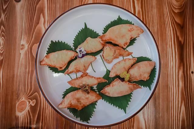 涓変簹鏃呰4澶?澶滀汉鍧?000鐜╄浆灏忎紬鍏嶈垂鏅偣+缇庨鏀荤暐