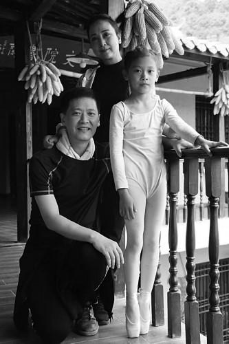 卖肉哥跳舞（菜市场卖肉小女孩跳舞）