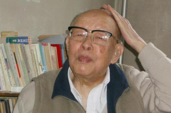 周有光、黄苗子、杨宪益，均龄102岁的三位文化宿将，书信里怎么个幽默法