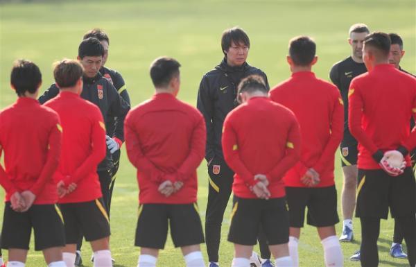 外籍教练走俏上海区级校园足球精英队，土洋结合、取长补短才是发展正道