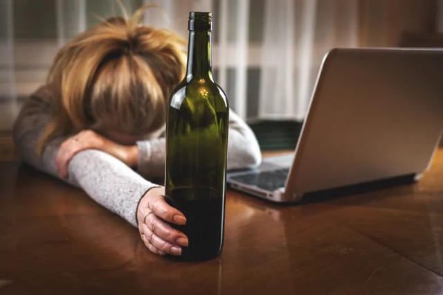 喝酒可助眠？这么做才正确