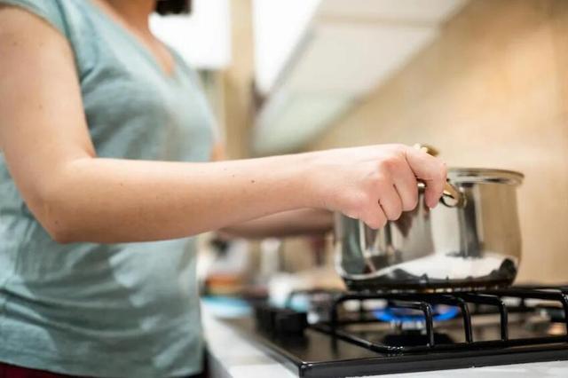 生吃蔬菜最健康？锁住VC的招儿多着呢