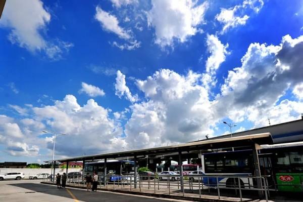 上海遭遇大风暴雨有方舱严重漏雨