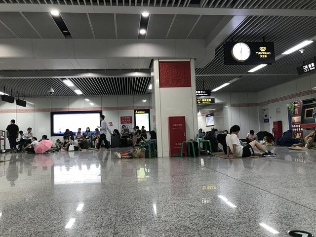 新密立式板锤制砂机