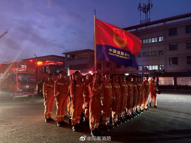 新密立式板锤制砂机
