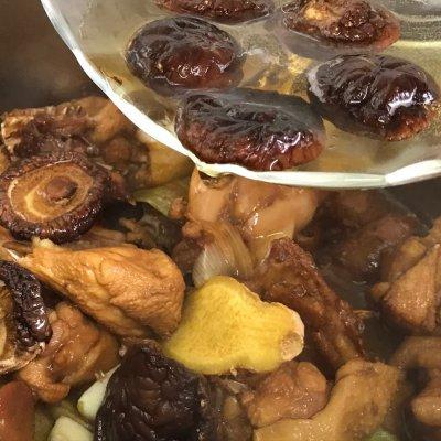 小鸡炖蘑菇