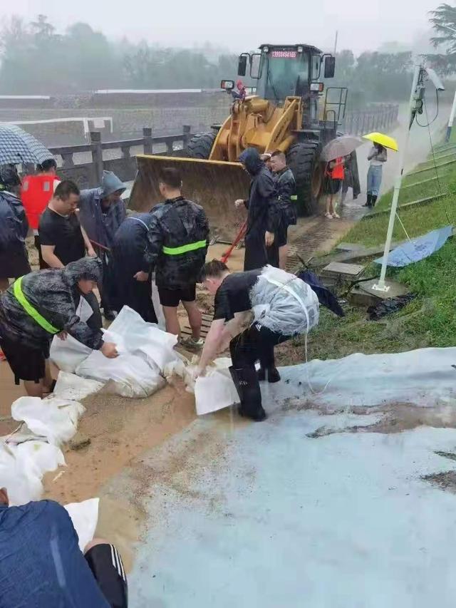 安顺岩石破碎机哪家好